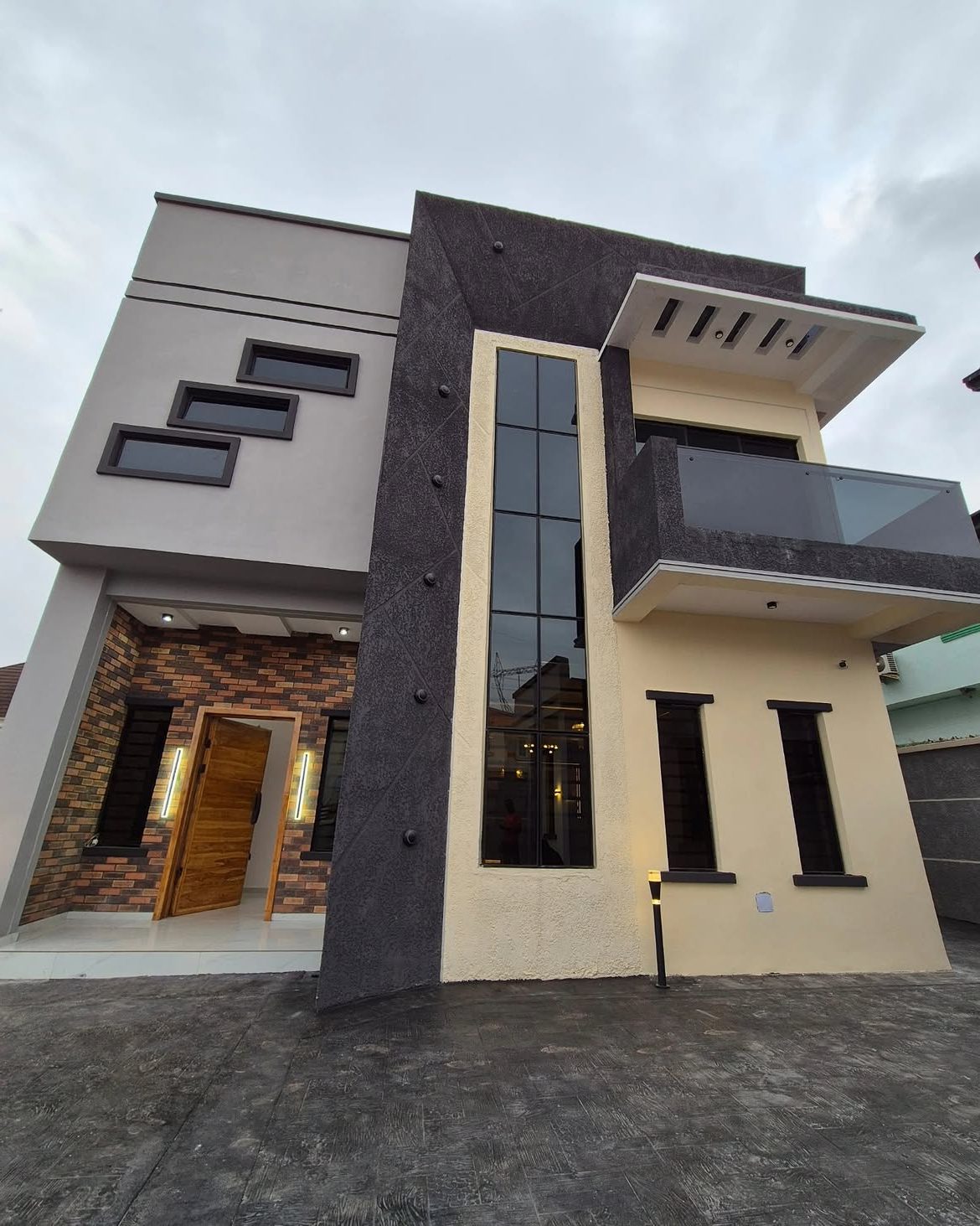 Eemani signature interior and build project